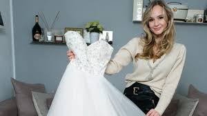 Maybe you would like to learn more about one of these? Annetta Negare Wegen Corona Muss Ich Mein Brautkleid Verkaufen Regional Bild De