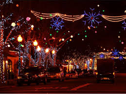 Whether You Stay In The Car And Do A Drive By Or Get Out To Stroll Visiting Holiday Light Di In 2020 Christmas In San Francisco Holiday Lights Best Christmas Lights