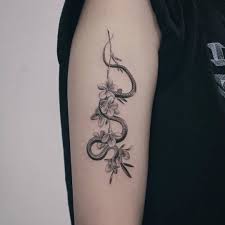 36 Best Snake And Flower Tattoo Designs Meanings Petpress Snake Tattoo Design Snake And Flower Tattoo Tattoos