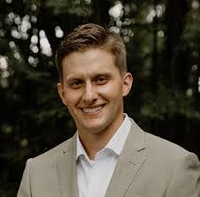 Fernando Reese's Instagram, Twitter & Facebook