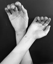 askini bedeninde tasimak isteyenlere birbirini tamamlayan 29 sevgili dovmesi daima kadin