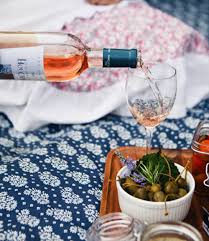Rose Wine Perfect For Summer Piknik Yeme Icme Yaz