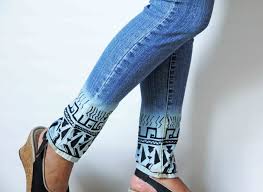 Si c'est le cas, utilisez un produit différent. Comment Decorer Des Vetements A L Aide De L Eau De Javel Concentree