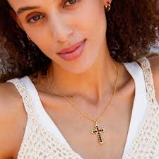 CLAUDIA Collier en or avec croix ornementale et pierres précieuses