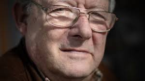 Zaznaczył on, że tarczyński jest dzisiaj posłem w parlamencie europejskim i nie jest członkiem. Redaktor Michnik Wezmie To Na Klate Pis O Skandalicznym Zachowaniu Tarczynskiego