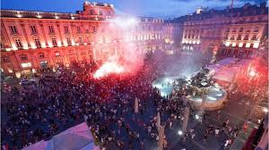 Dans un match âpre, les bleus ont réussi à se sortir du piège uruguayen en quart de finale de la coupe du monde 2018. France Belgique Lyon A Chavire Apres La Qualification En Finale