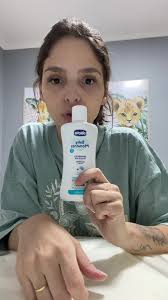 Shampoo Chicco para crescimento de cabelo bebê.