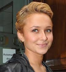 The fine fringes touching the cheeks looks amazingly cute on a round face. 15 Perfect Matching Short Haircuts For Round Faces Women