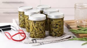 This is an easy cooking technique you can use, all you need is a pot, some water and a few plastic bags to keep your vegetables fresh for a long period of time. How To Freeze Fresh Green Beans To Enjoy All Year Better Homes Gardens