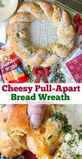 The perfect centrepiece for a christmas brunch. Cheesy Pull Apart Bread Wreath Holiday Bread Pull Apart Bread Cheesy Pull Apart Bread