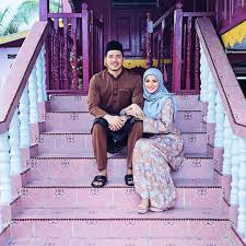 Semalam, fattah amin dan nur fazura diraikan di dalam majlis fattzura birthday bash. Untuk Arw4h Papa Terima Kasih Kerana Membesarkan Isteriku Ini Ucapan Menyentuh Hati Fattah Amin Satkoba Press