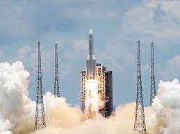 De succesvolle lancering vorige week van een nieuw chinees ruimtestation, een tegenhanger van de raket zal naar verwachting ergens de komende dagen in stukken breken en naar beneden vallen. China Lanceert Voor Het Eerst Met Succes Raket Naar Mars Nos