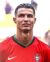 Luca Toni, World Cup winner with Italy 🇮🇹 in 2006 🗣: "The thing that  annoys me is those who played football and are now attacking Cristiano,  especially his former teammates who witnessed