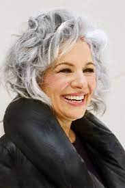 Style For Gray Wavy Hair Gray Hair Beauty Beautiful Gray Hair Grey Hair Inspiration