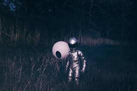 1967 pH๏τo taken by 14 year old supposedly showing alien and its craft :  r/InterdimensionalNHI