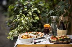 How to throw a virtual dinner party. Mangia A Taste Of Italy How To Host An Italian Themed Dinner Party Crave Culinaire