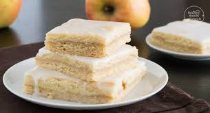 Apfelkuchen Mit Apfelmus Vom Blech Backen Macht Glucklich Schokoladenkuchen Rezept Kuchen Kuchen Rezepte Einfach