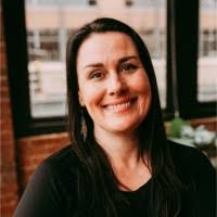 Shayla Lee's Instagram, Twitter & Facebook