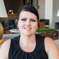 Julie Heffron's Instagram, Twitter & Facebook