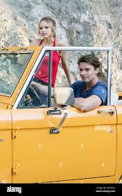 SCOUTS GUIDE TO THE ZOMBIE APOCALYPSE, (aka SCOUT'S GUIDE TO THE ZOMBIE  APOCALYPSE), from left: Halston Sage, Patrick Stock Photo - Alamy