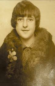 My grandmother, Dorothy Willis (nee Nicholls) in 1918, aged about 16. She  was born 1901 and died in 1984.