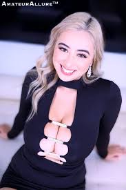 Chloe Surreal Makes Introduction at Amateur Allure