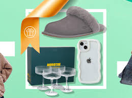 Image result for gift for a friend girl)