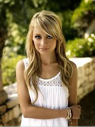 It is one that she will simply change and redefine to invent new appears to be like for herself and to keep reinventing new appears with time. 58 Gorgeous Side Swept Bangs That Will Knock Your Socks Off