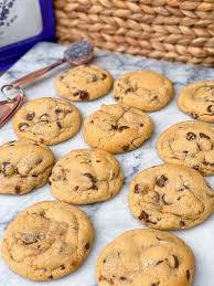 Traditionally i'm not a huge fan of using several different gluten free flours in one recipes. Lavender Chocolate Chip Cookies
