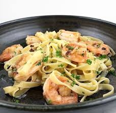 Pasta Aglio Olio Met Garnalen En Chilivlokken Recept Pastarecepten Pasta Recept Garnalen Eten Recepten