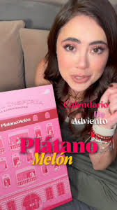 Mariana Cullen brillando como vampira en las grandes ligas de béisbol  ¿Quién jala al partido con ella? Ya saben… es la push, nena, la push. 🧛‍♀️  #VotaXLaBotas a partir de las 8:00