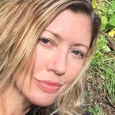 Suzanne Boisvert's Instagram, Twitter & Facebook