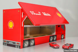 Shell's innovation partnership with scuderia ferrari is one of the longest and most successful in motorsport. Shell Helix V Power Ferrari Model Collection Set 2019 2 Paul Tan S Automotive News