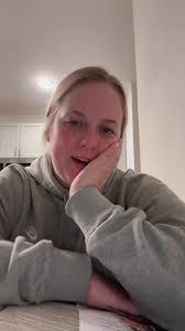 Emilee Robinson (@emileerobinson22)