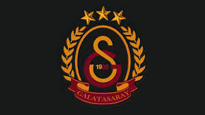 Bu, ağzında futbol topu olan kanatları gerili bir kartaldı. Caryl Sorin Wallpaper Sk Wallpaper