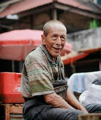 7 gambar meme orang tua bekerja keras ini, seharusnya menjadi sindiran keras untuk anak hedonis. Kisah Perjuangan Seorang Ayah Steemit