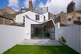 This floor plan has a large central corridor leading to a smaller subsection in the back. 10 Examples Of Butterfly Roofing In The Mid Century Classic Architecture Rtf Rethinking The Future