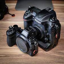 Size Comparison Between The D5 And Z6 And The D5 Is 1kg Heavier Than The Z6 Unknown Dslr Camera Best Dslr Camera