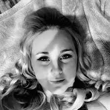 Danielle Barlow (@barlow_danielle)