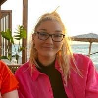 Gabrielle Slater's Instagram, Twitter & Facebook