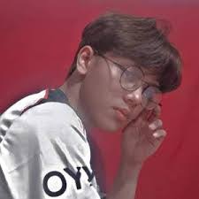 Bart Moreno's Instagram, Twitter & Facebook