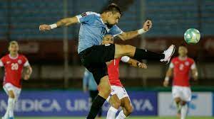 La confederación sudamericana de fútbol (conmebol) liberó este sábado los registros audiovisuales del var, e hicieron una «aclaración» sobre el polémico penal que no fue cobrado en el duelo entre chile y uruguay. Escandalo En El Uruguay 2 1 Chile Por La Mano De Coates El Reclamo Masivo En Redes