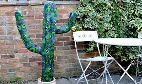 I chose not to use wire in making this, as i don't find it necessary, it holds great with glue. Easy Diy Giant Paper Mache Cactus Pillar Box Blue
