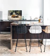 Tour d'horizon des possibles avec 46 modèles mis en scène par les pro de la déco et des conseils pour le choisir. Cuisine En U Avec Retour Bar