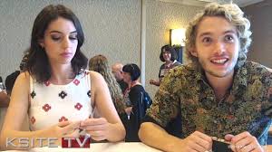 Watched the two seasons of reign in approximately two weeks. Reign Adelaide Kane Toby Regbo Interview Sdcc 2014 Youtube