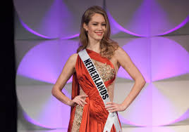 The jury praised her as a beautiful, pure woman who dares to show herself and a real miss of this time. Miss Nederland Auteur Op Miss Nederland