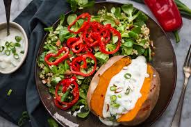 Mal einen einen leckerem dip gemacht. Ofen Susskartoffel Mit Joghurt Dip Zu Buchweizen Feldsalat Mit Paprika Simply Vegan