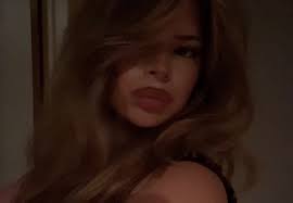 So is anyone gonna change the lyrics from "butterfly knife" to "shower  head"???