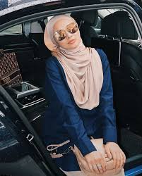 With naelofar, every woman can shop from home here ⬇️ linktr.ee/naelofaronline. Neelofa On Instagram Maximises Comfort And Keeps Your Look Polished Naelofar Gonaelofar Naelofarrtw Fashion Hijab Fashion You Look