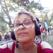 🦧 Mamele urangutan își alăptează puii timp de 8-9 ani